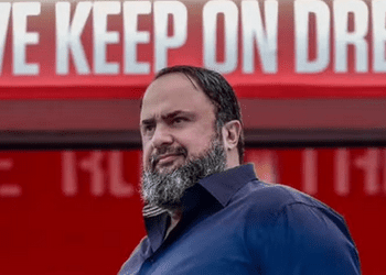 Evangelos Marinakis revela que está em tratativas para adquirir a Vasco SAF.