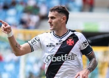 COM DOIS GOLS DE VEGETTI, VASCO FINALIZA O BRASILEIRO COM VITÓRIA SOBRE O CUIABÁ NA ARENA PANTANAL: 2 A 1