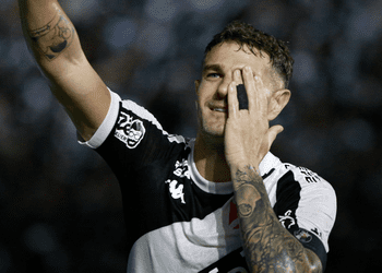 VASCO DERROTA O BOTAFOGO POR 1 A 0 EM SÃO JANUÁRIO E ENFRENTARÁ O FLAMENGO NA SEMIFINAL DO CARIOCA