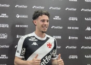 Nuno Moreira é apresentado no Vasco e compartilha sobre seu estilo de jogo e Loide Augusto, ex-colega do Sporting