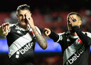 VASCÃO DESTRÓI O SÃO PAULO NO MORUMBI: 3 A 1