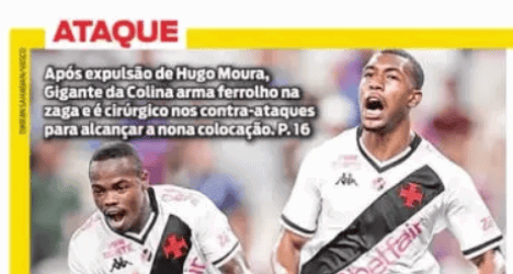 Jogadores do Vasco comemorando vitória.