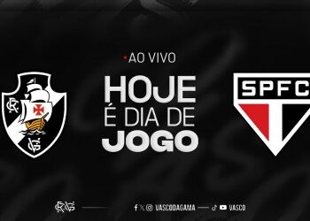 São inúmeros fãs vestindo a camisa do Santos Futebol Clube.