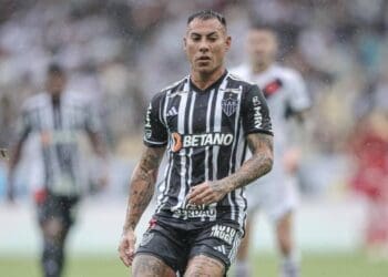 Eduardo Vargas em campo pelo Atlético-MG