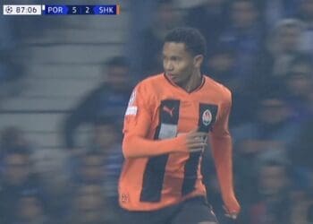 Eguinaldo pelo Shakhtar Donetsk na Liga dos Campeões