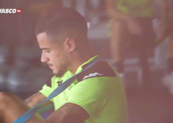 Vasco realiza seu último treino antes do confronto contra o Mirassol.