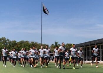 Elenco do Vasco treina no CT Moacyr Barbosa