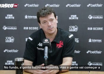 Diniz expressa descontentamento com ‘critérios divergentes’ em pênalti que não foi sancionado para o Vasco