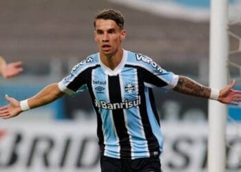 Ferreira, atacante do Grêmio