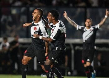 VASCO CONQUISTA VITÓRIA SOBRE O MARICÁ EM SÃO JANUÁRIO: 1 A 0