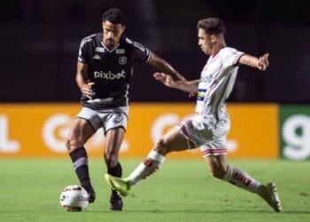 Gabriel Dias durante o jogo contra o Ituano