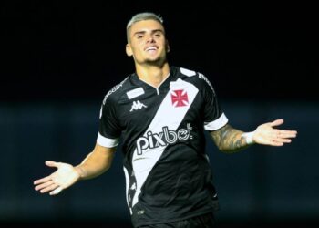 Gabriel Pec durante o jogo contra o Resende