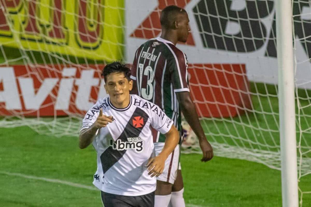 Germán Cano comemorando gol contra o Fluminense