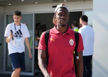 Vasco continua em sua procura por um defensor para complementar a temporada.