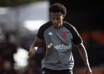 Vasco dá início aos preparativos para o duelo contra o Santos no Morumbi
