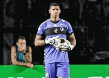 Halls, goleiro do Vasco da Gama