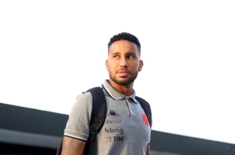 Jair em viagem do Vasco