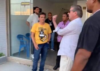 Jorge Salgado faz gesto de Banana para vascaínos