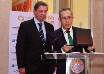 Jorge Salgado recebendo homenagem na Câmara Portuguesa do Rio de Janeir
