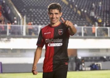 Juan Sfroza com a camisa do Newell's Old Boys