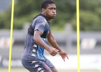 Juninho durante treino do Vasco