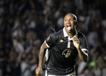 Leandrinho marcou golaço contra o Boavista