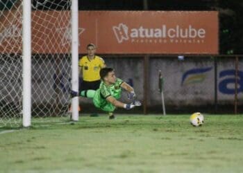 Lecce pegou três pênaltis contra o Fluminense