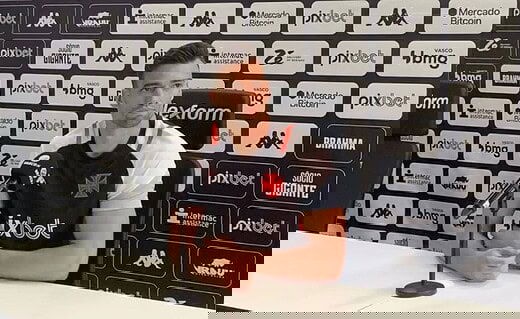 Léo Jardim durante entrevista coletiva no CT Moacyr Barbosa