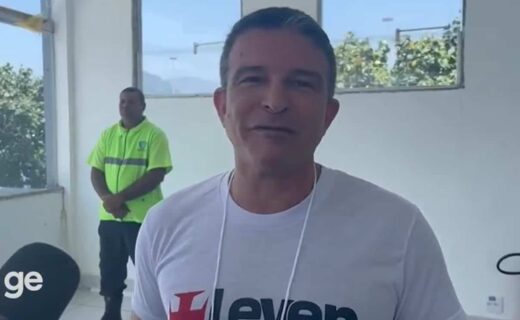 Leven Siano vota na eleição do Vasco