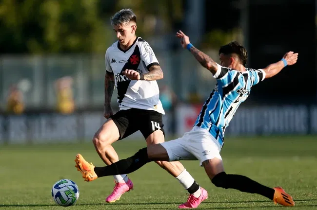 luca-orellano-contra-o-gremio-png-650x0_q95_crop Luca Orellano contra o Grêmio