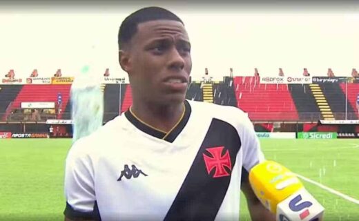 Lucas Eduardo é atingido por garrafa