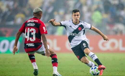 Lucas Piton durante jogo contra o Flamengo