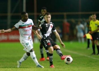 Lucas Piton durante o jogo contra a Portuguesa-RJ