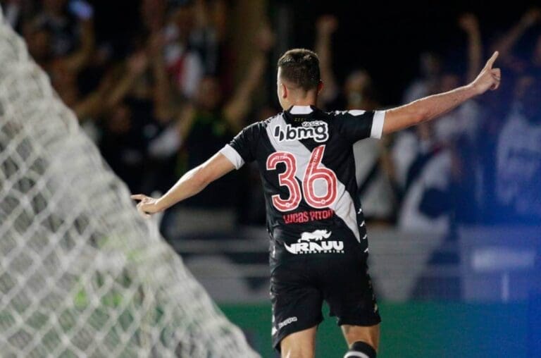 Lucas Piton durante o jogo contra o Resende