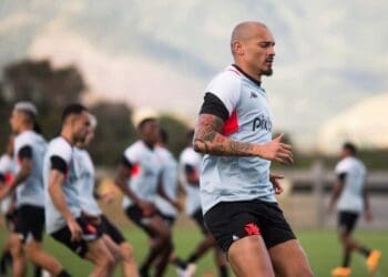 Maicon em treino do Vasco