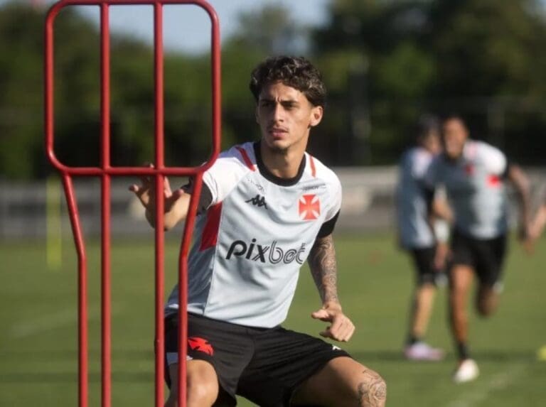 Marlon Gomes durante treino no CT Moacyr Barbosa