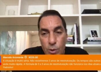 Edmundo comenta sobre a vitória do Flamengo por 2 a 1 contra o Vasco; assista ao vídeo.