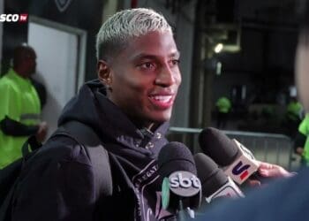 Emerson Rodríguez fala após a vitória do Vasco sobre o Athletico-PR: confira a entrevista na zona mista