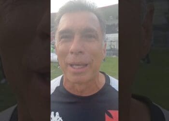 Luisinho comenta sobre a estreia do Vasco no Campeonato Brasileiro e o retorno da Força Jovem; assista ao vídeo.