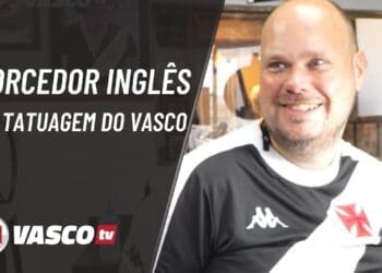 VascoTV apresenta torcedor britânico que fez uma tatuagem da Cruz de Malta; assista ao vídeo.
