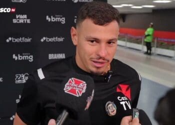 Veja a entrevista de Hugo Moura na zona mista após Vasco 0 x 0 Flamengo.