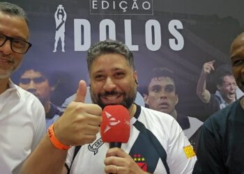 Defensores do tricampeonato carioca, Torres e Jorge Luiz marcaram presença na ExpoVasco em São Januário.