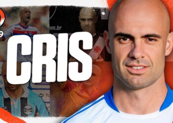 Ex-Vasco, zagueiro Cris participou do Charla Podcast: entenda como foi a entrevista.