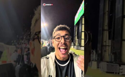 Vasco tv logo ao lado de torcedor entusiasmado.