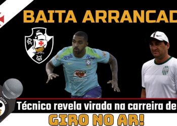 Cracha do Vasco e treinador com jogadores do time.