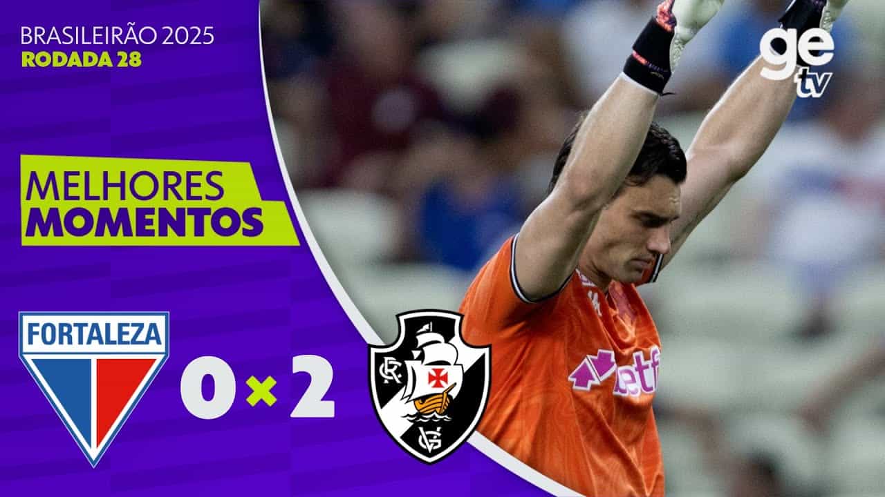 Goleiro comemorando vitória do Vasco no jogo.