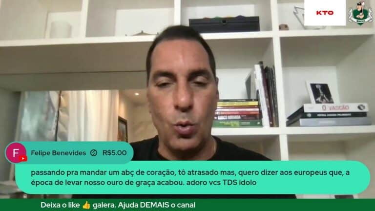 Homem falando em vídeo.