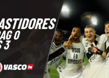 Bastidores Vasco campeão, comemoração com jogadores.