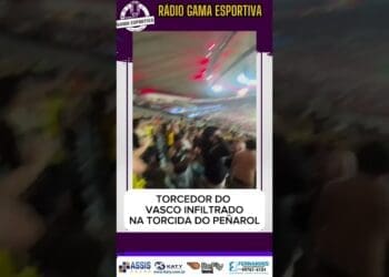 Torcedor do Vasco se disfarça entre a torcida do Peñarol no Maracanã durante partida contra o Flamengo; assista ao vídeo