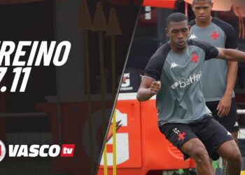 Treinamento do Vasco, jogadores em ação.